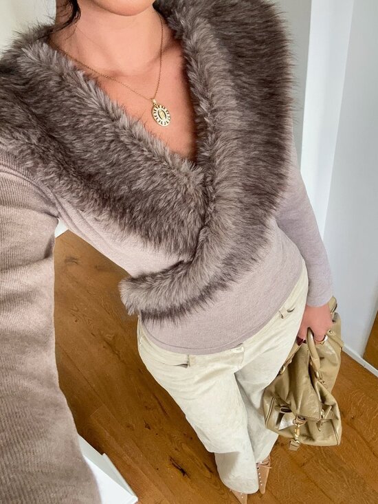 MODA ME COUTURE Sweaters - Khaki Casual Women's Faux Fur Collar Sweater